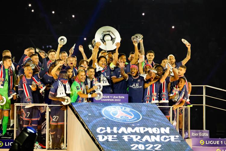 英超代表：U15的最佳球员到了U19不一定是最佳，教练要基于未来做决定（英超代表：U15之星未必称雄U19，教练决策应着眼未来）