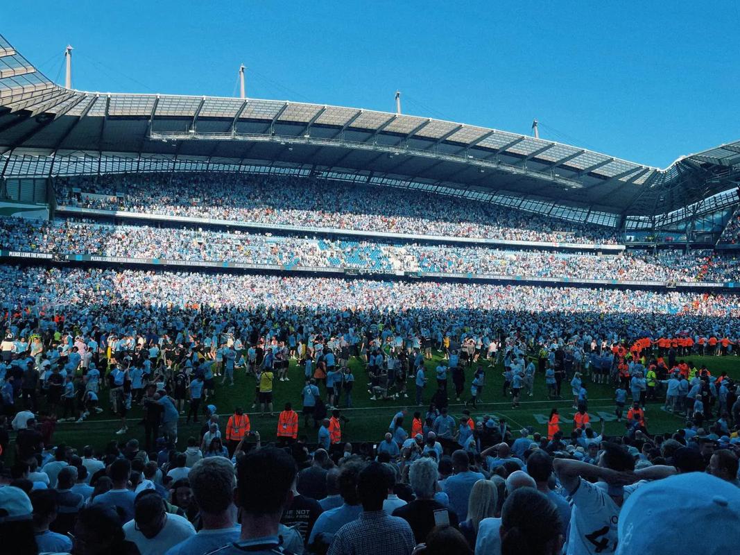 澳超战报：兰德尔屡失良机，奥克兰FC1-2纽卡斯尔喷气机（澳超简报：兰德尔错失多次良机，奥克兰FC1-2不敌纽卡斯尔喷气机）