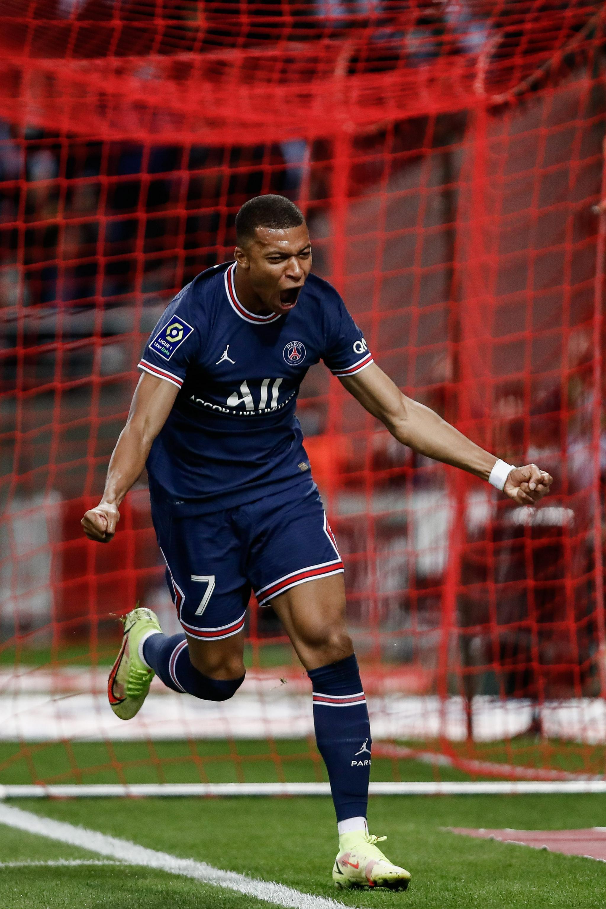 塞内加尔非洲杯大名单：雅克松、马内、海港旧将恩迪亚耶在列（塞内加尔公布非洲杯名单：马内领衔，雅克松与海港旧将恩迪亚耶入选）