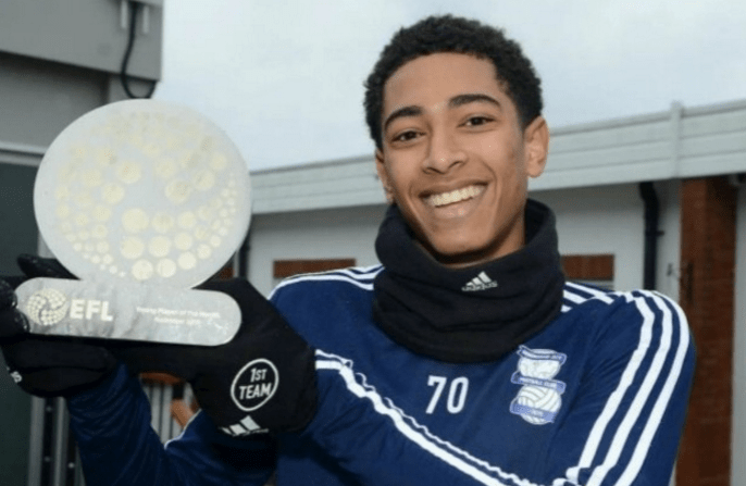 ATP年终总决赛：2-0，阿尔卡拉斯开门红，拿下518万+1个好消息！（ATP年终总决赛首战，阿尔卡拉斯2-0告捷：进账518万并迎一大利好）