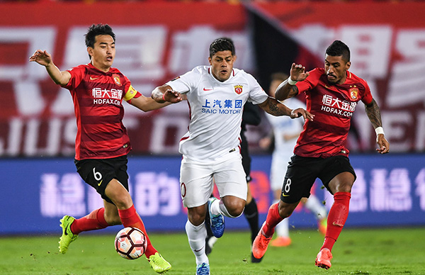 基恩怒批芒特：在场上就像小学生，这种球员拉低曼联整体水准（基恩炮轰芒特：踢得像小学生，这类球员拖累曼联整体水平）