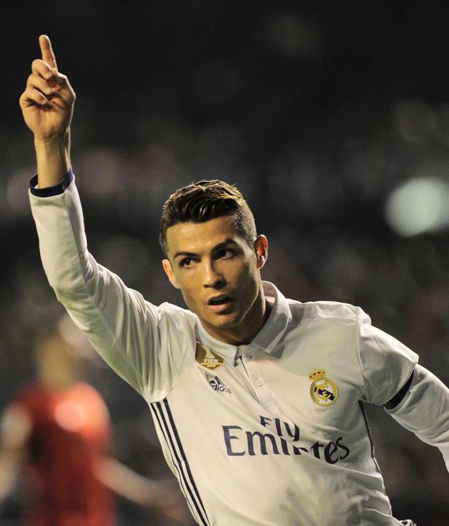 德转统计五大联赛最年长戴帽前10：莱万第8，C罗两度上榜（德转盘点五大联赛最年长上演帽子戏法TOP10：莱万第8，C罗两次上榜）