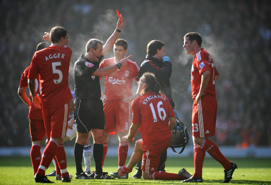 足球俱乐部财务与引援策略分析（足球俱乐部财务运作与转会策略研究）