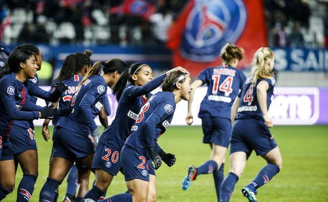 法尔克：曼联和纽卡曾有意沃尔特马德，但他目前不想离开德甲（德媒法尔克：曼联与纽卡曾追求沃尔特马德，球员暂不打算离开德甲）