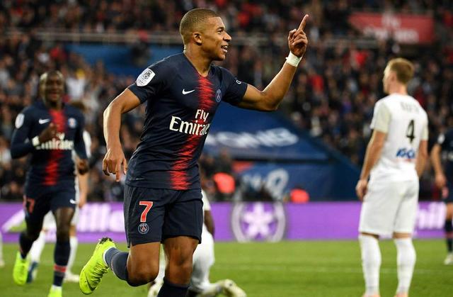 WTT总决赛女单1／8决赛，陈幸同4-2战胜队友石洵瑶，晋级8强（WTT总决赛女单16强赛：陈幸同4-2击败石洵瑶，挺进八强）